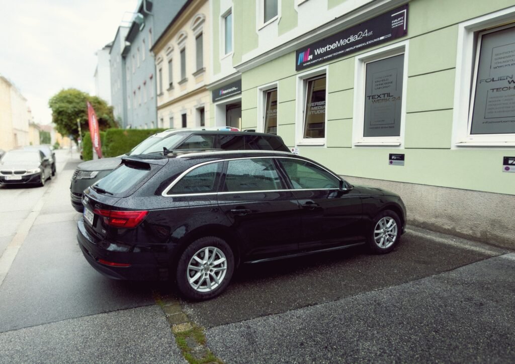 Audi vor der Scheibentönung in Salzburg mit noch ungetönten Autoscheiben
