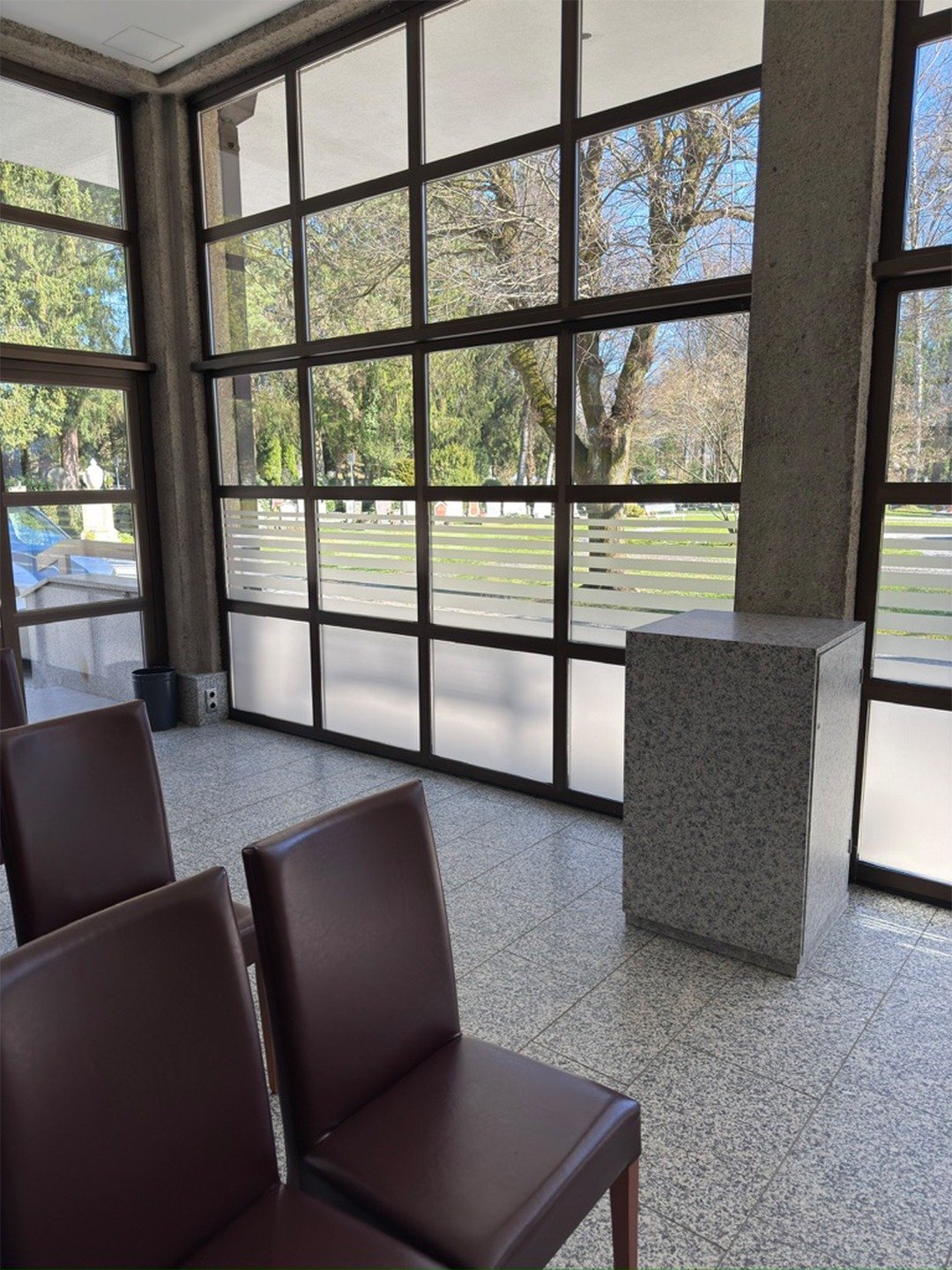 Sichtschutzfolien für gewerbliche Glasflächen in Salzburg und Umgebung 07