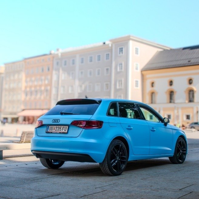 Fertig foliertes Kundenfahrzeug als Referenz für Fahrzeugfolierung in Salzburg
